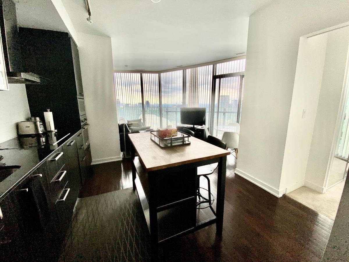 Corporate Suite Toronto Esterno foto